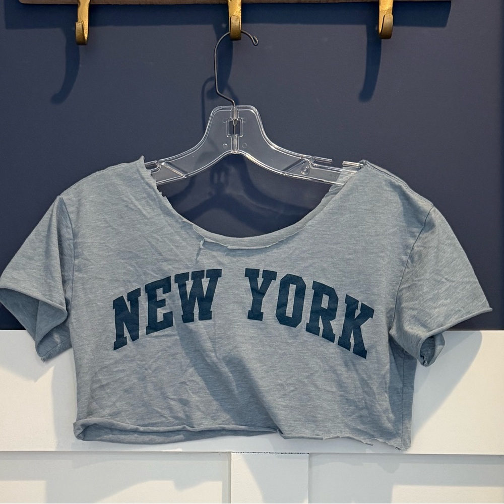 Gray New York Cropped Graphic Tee
